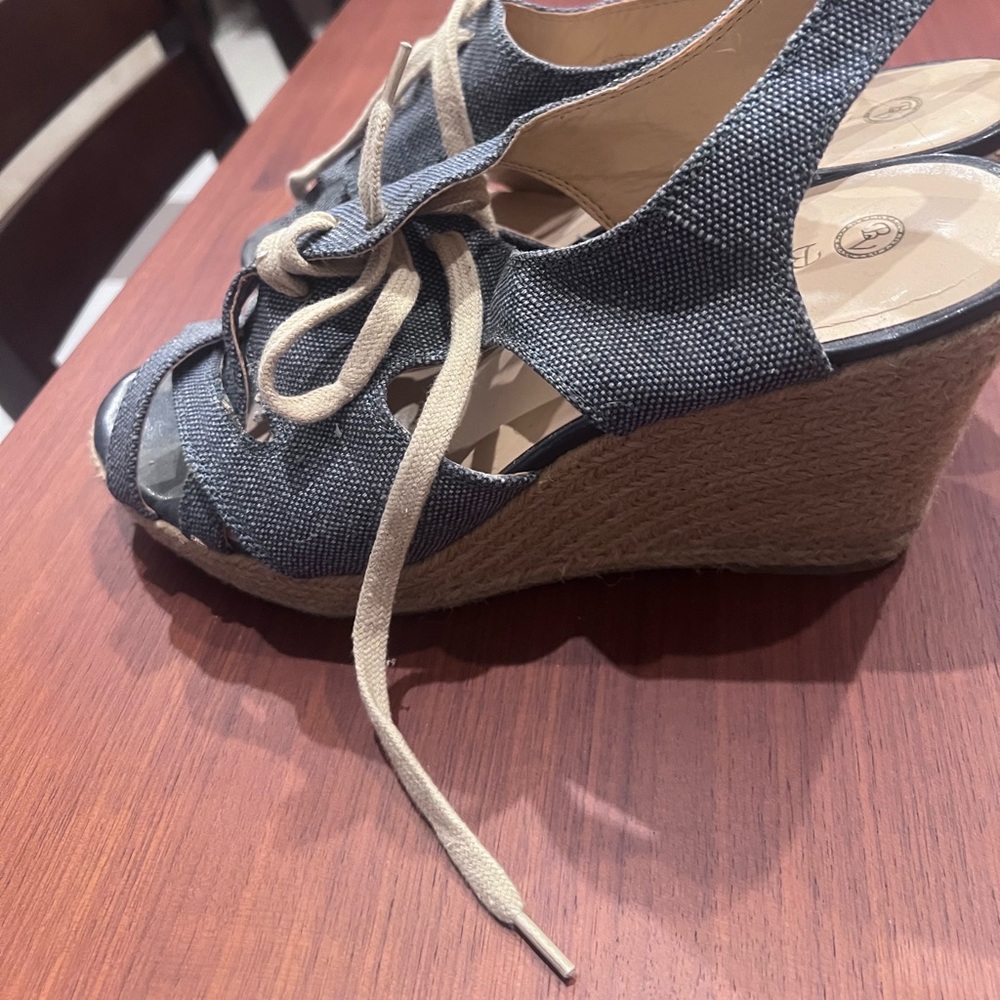 Bella Vita Navy Wedge espadrilles Sandals wide width new